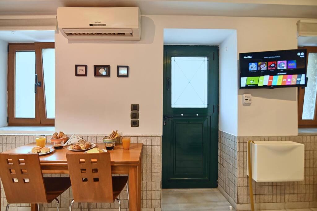 #Tyrtaiou Modern Design Studio Mytilene ภายนอก รูปภาพ